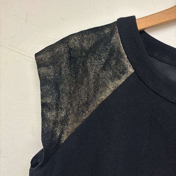 Trina Turk Comrie Crepe Shift Dress - Picture 3 of 11